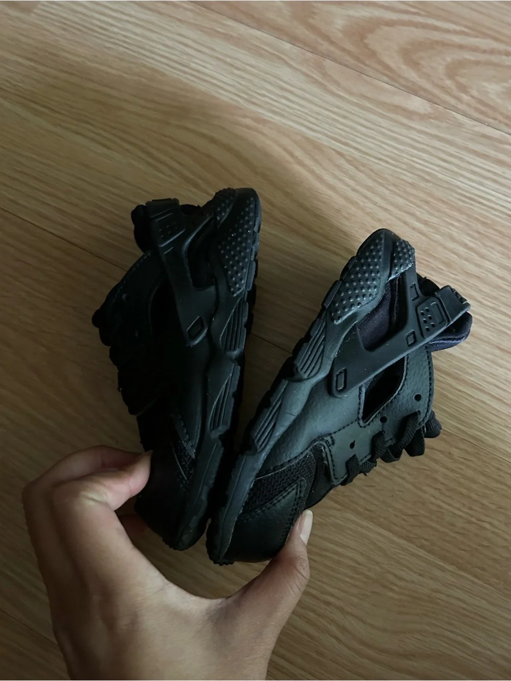 Nike Air Huarache Triple Black Colorway Sneakers Toddler 10C